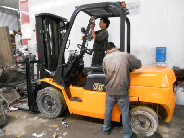 sữa chữa xe nâng cụm công nghiệp Tân Bình