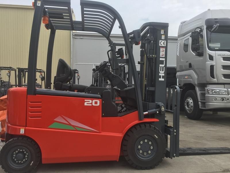 xe nâng điện heli