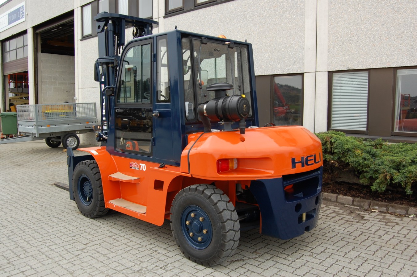 xe nâng điện heli